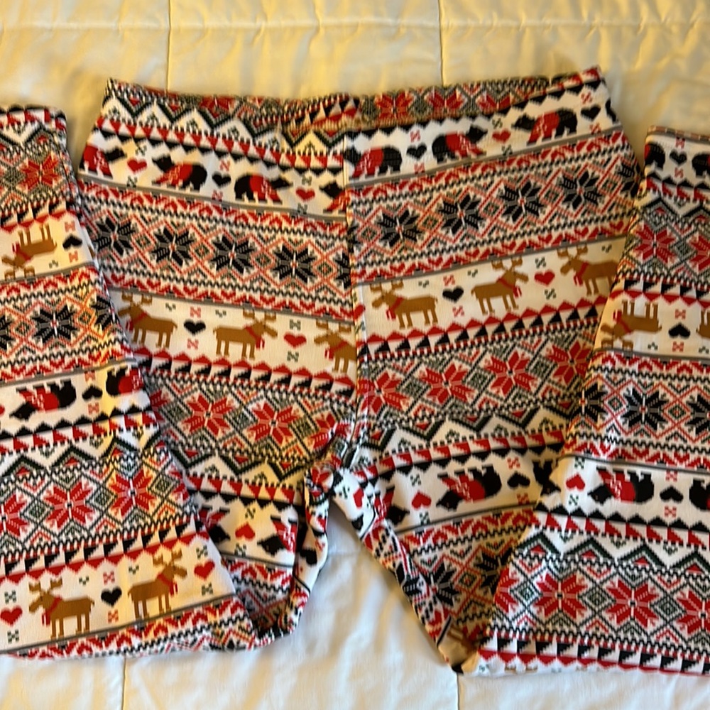 PJ’s/Leggings, tag removed, soft very stretchy , known to be Terra & Sky 1X.